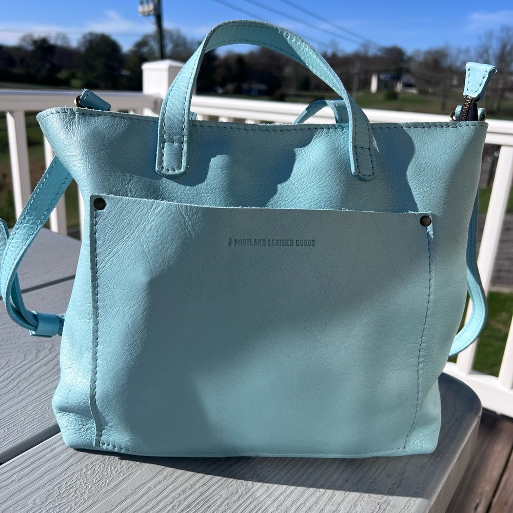 NEW! Portland Leather “MINT” unicorn color Medium Crossbody Tote with zipper
